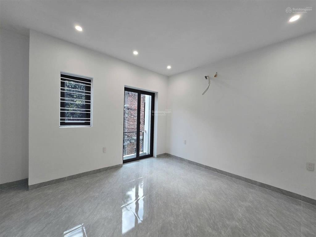 Nhà 47m2 xây 3 tầng đẹp, đường thông 4m, lại lô góc ngay quỳnh cư, hồng bàng, chỉ 2,35 tỷ