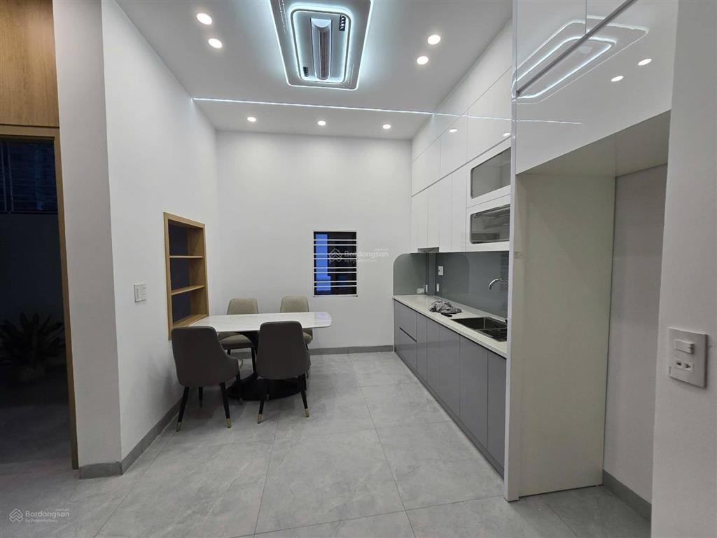 Nhà 47m2 xây 3 tầng đẹp, đường thông 4m, lại lô góc ngay quỳnh cư, hồng bàng, chỉ 2,35 tỷ