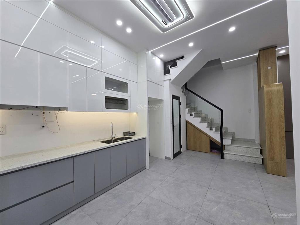 Nhà 47m2 xây 3 tầng đẹp, đường thông 4m, lại lô góc ngay quỳnh cư, hồng bàng, chỉ 2,35 tỷ