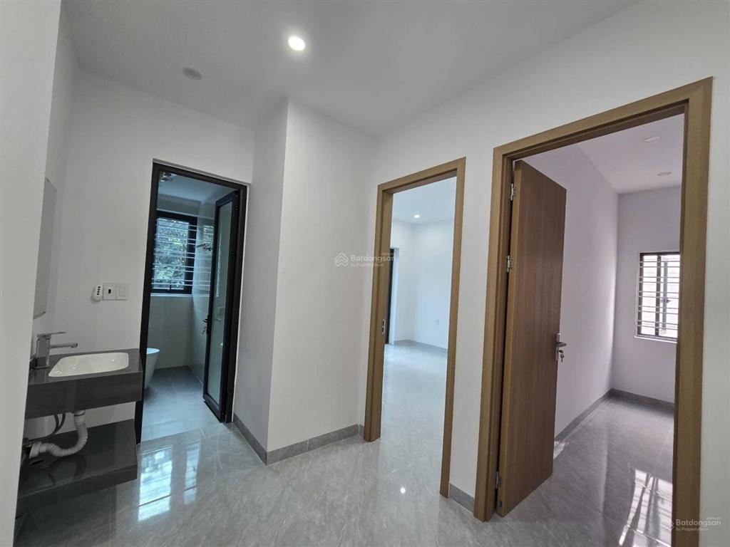 Nhà 47m2 xây 3 tầng đẹp, đường thông 4m, lại lô góc ngay quỳnh cư, hồng bàng, chỉ 2,35 tỷ