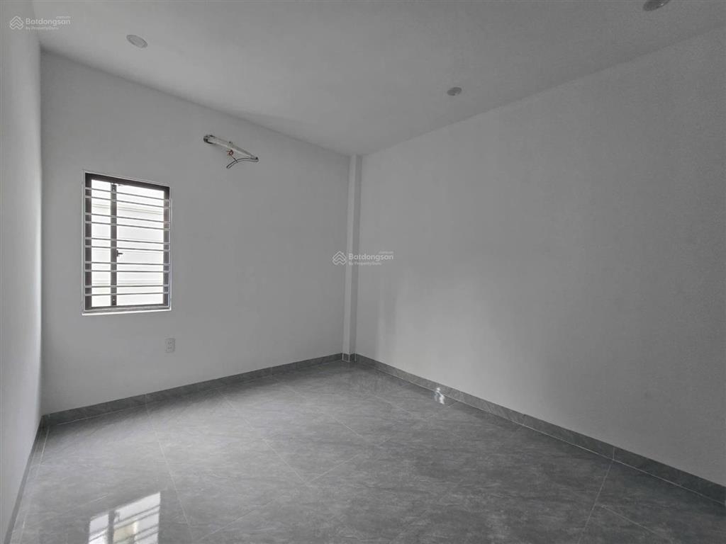 Nhà 47m2 xây 3 tầng đẹp, đường thông 4m, lại lô góc ngay quỳnh cư, hồng bàng, chỉ 2,35 tỷ