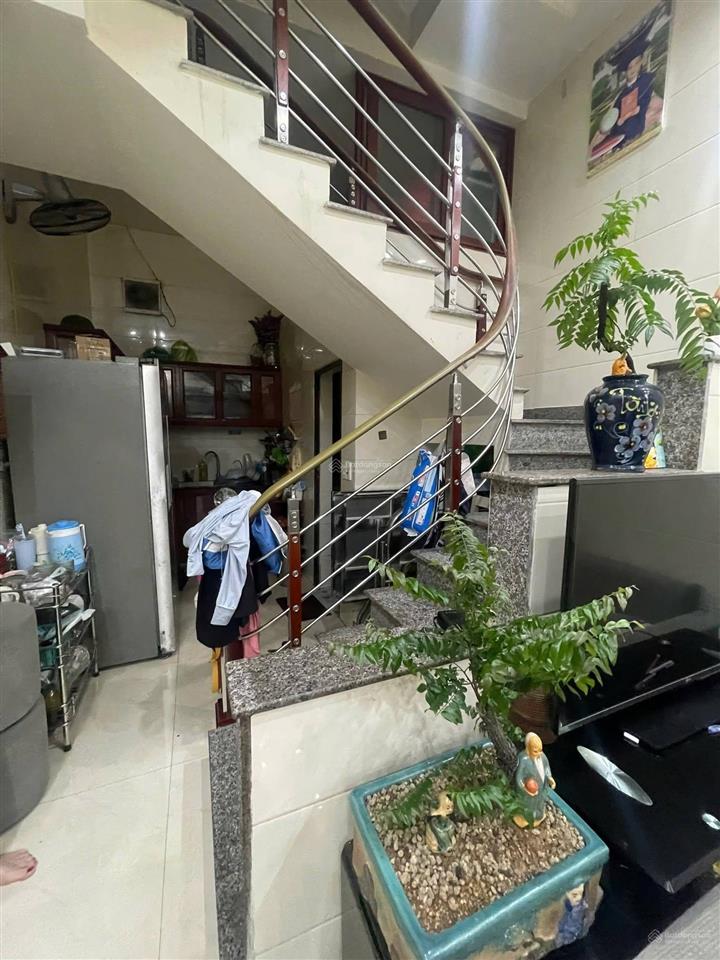 Bán nhà 3 tầng, nằm đoạn đầu mặt đường hùng duệ vương, hồng bàng giá 5 tỷ