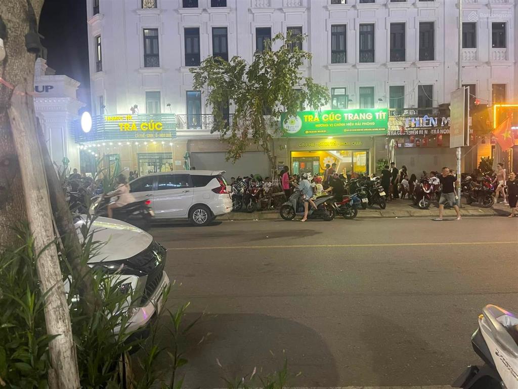 Bán nhà 3 tầng mặt đường máng nước, đối diện hoàng huy, an đồng. giá 11,4 tỷ