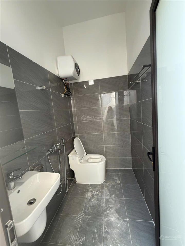 Một trong số ít căn nhà có sân cổng riêng chưa đến 3 tỷ