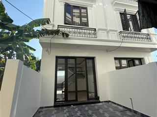 Một trong số ít căn nhà có sân cổng riêng chưa đến 3ty