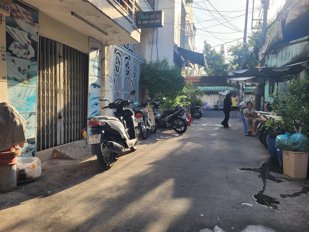 Bán nhà đường phạm văn chí quận 6, đường trước nhà 7m thông  3,3x11  3 tầng  2pn  4,6 tỷ