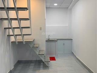 Chỉ 3,8 tỷ có nhà quận 1  đường trần hưng đạo  ngang 3x5  2 tầng  1pn  không có căn thứ 2