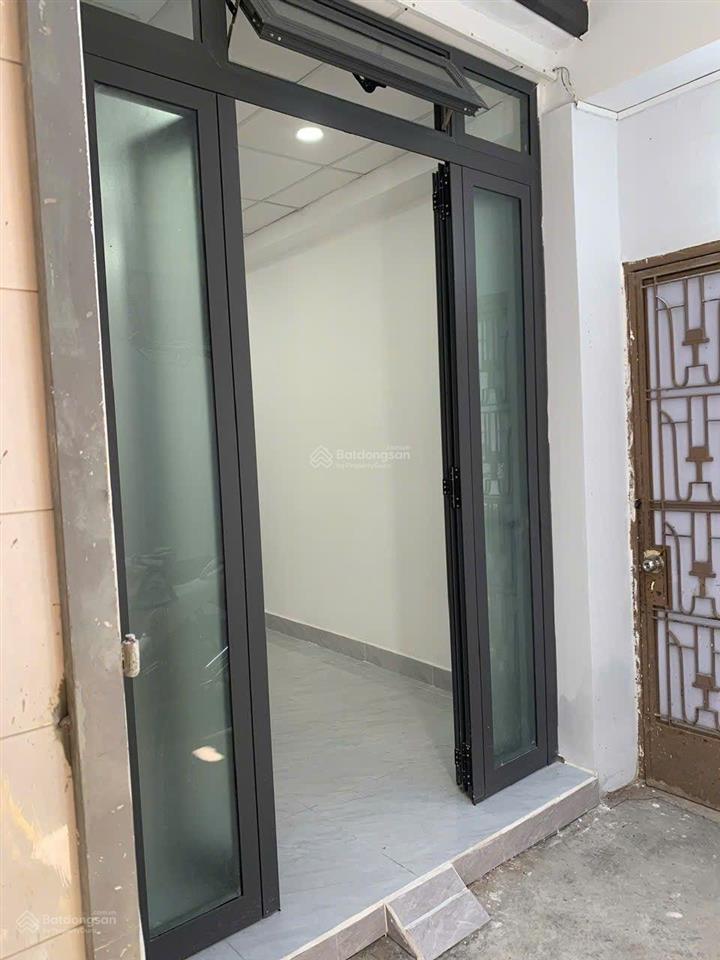 Chỉ 3,8 tỷ có nhà quận 1  đường trần hưng đạo  ngang 3x5  2 tầng  1pn  không có căn thứ 2