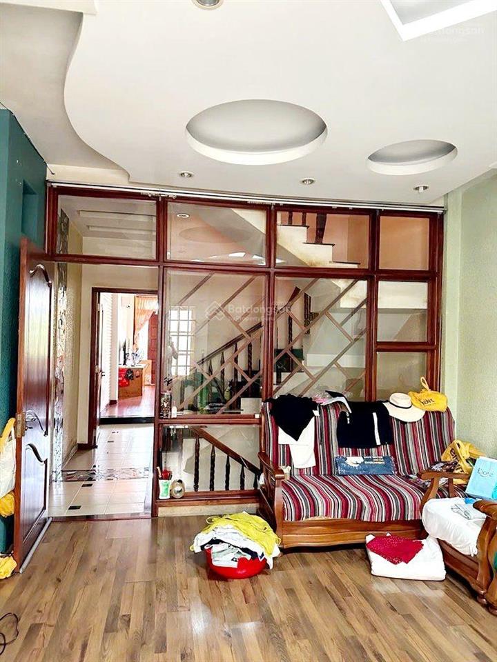 Bán nhà mặt phố đường chợ lớn  quận 6  100m2, 5pn, 6wc, 4 tầng, đẹp, tiện ích  giá 17 tỷ