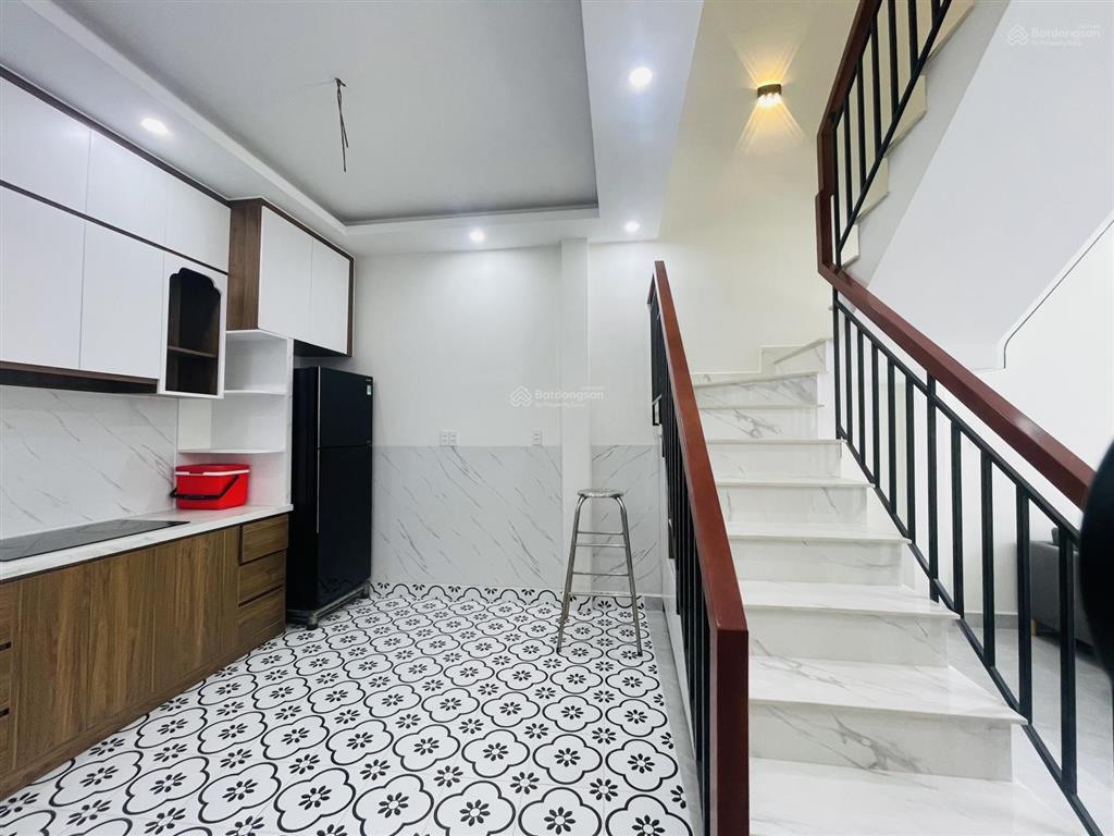 Nhà ngộp 1 trệt 1 lầu gần ds 6, bhhb, hẻm 8m 2 xe tải tránh nhau, 40m2 nhà mới có nội thất