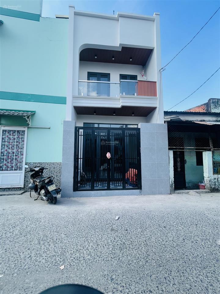 Nhà ngộp 1 trệt 1 lầu gần ds 6, bhhb, hẻm 8m 2 xe tải tránh nhau, 40m2 nhà mới có nội thất