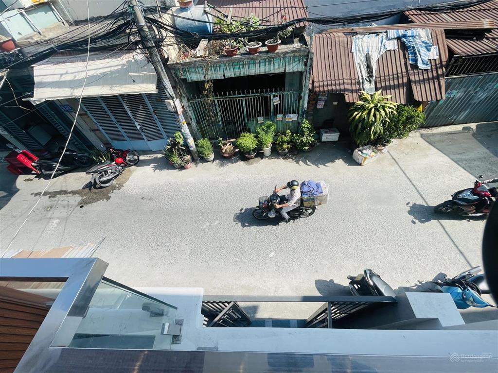 Nhà ngộp 1 trệt 1 lầu gần ds 6, bhhb, hẻm 8m 2 xe tải tránh nhau, 40m2 nhà mới có nội thất