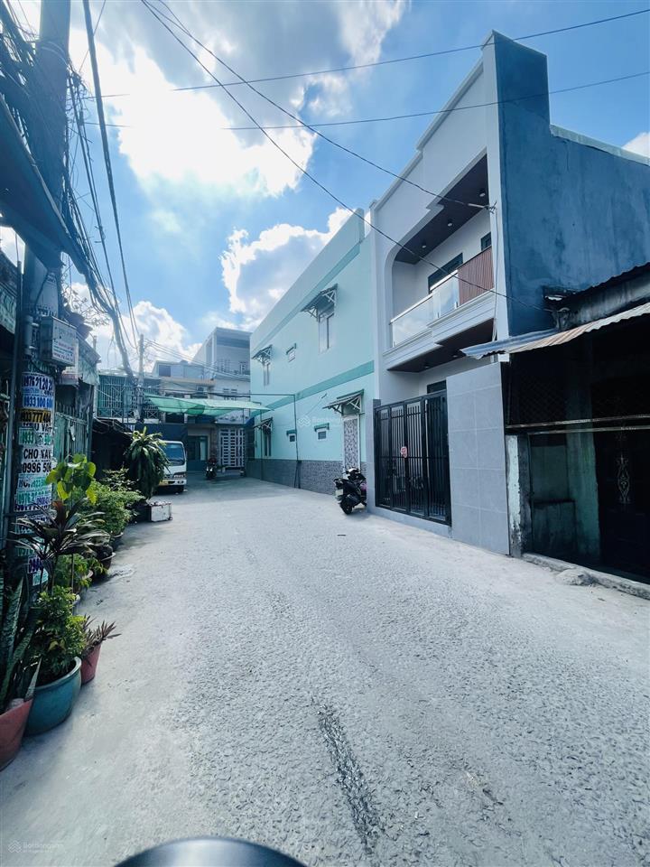 Nhà ngộp 1 trệt 1 lầu gần ds 6, bhhb, hẻm 8m 2 xe tải tránh nhau, 40m2 nhà mới có nội thất
