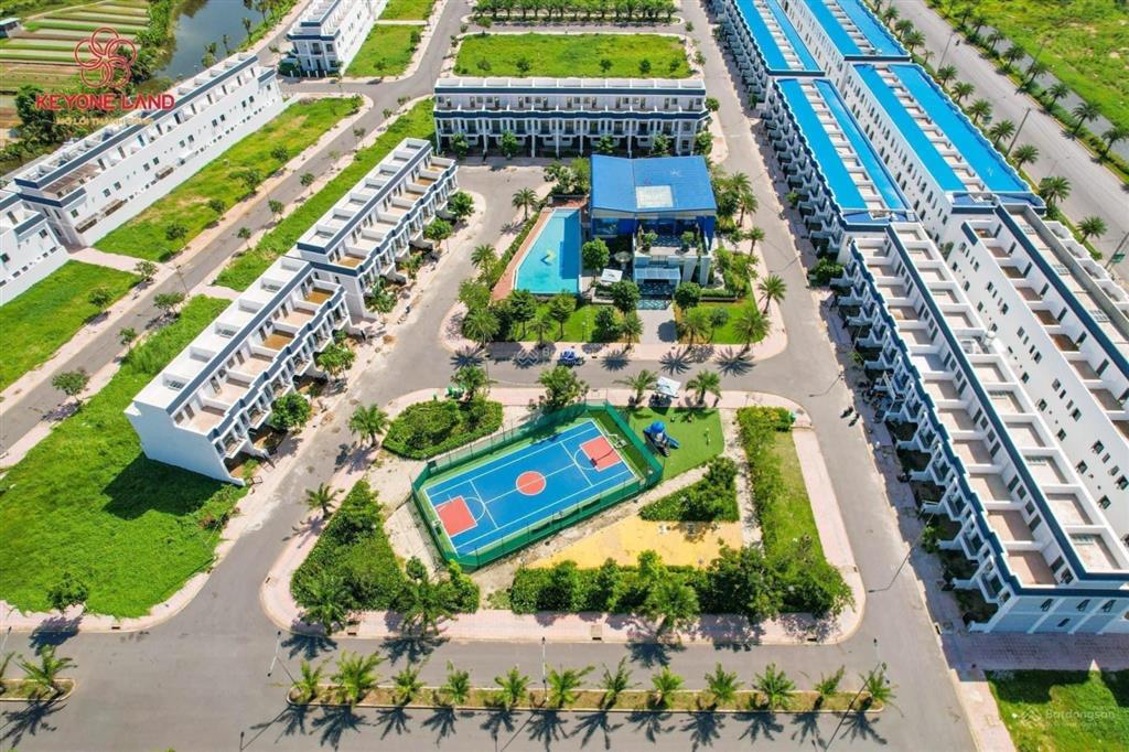 Chính chủ ngộp gửi lô đất 100m2 trục đường thông chợ hưng long dự án the sol city đã có sổ hồng