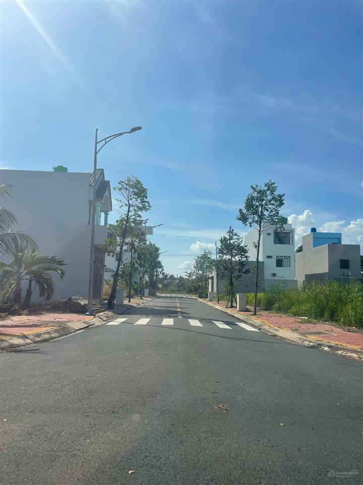 Chính chủ bán gấp lô đất mặt tiền đường số 4 nối kcn và trung tâm hành chính thủ thừa giá thanh lý