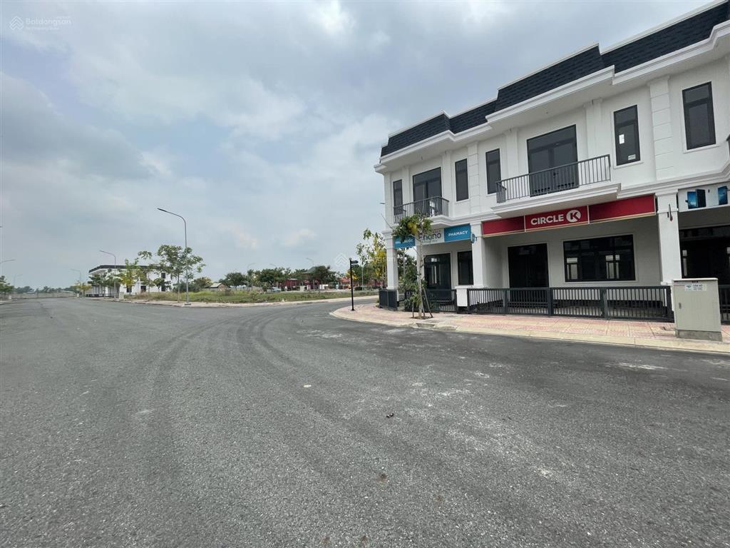 Chính chủ bán nhanh lô đất 80m2 đường nhựa đối diện kcn đức hoà 3 ngay gần khu vin tân mỹ chỉ 820tr