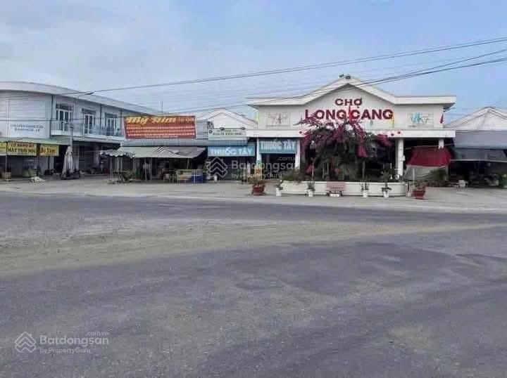 Bán đất tại đường 833b, 1.6 tỷ, 110m2 giá siêu hời hàng hiếm. ngay chợ long cang, cách chợ chỉ 50m