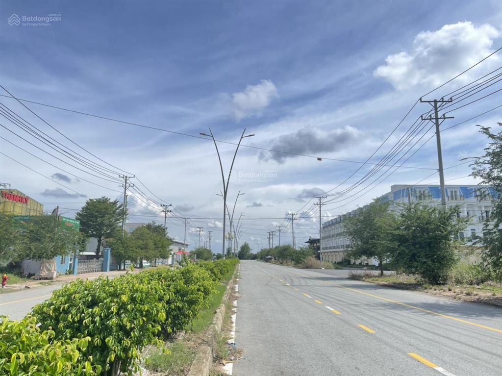 Chính chủ ngộp xã lỗ bán lô đất 100m2 đường nhựa điện âm ngay khu dân cư hiện hữu gần bv tân tạo