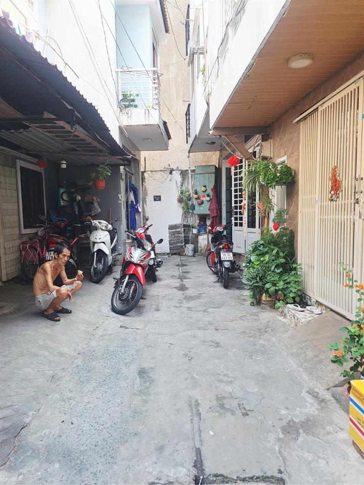 Nhà 3 tầng tân phú chỉ 3,75 tỷ, hẻm hoà bình gần ngã tư kênh tân hoá hoà bình, cách đầm sen 200m