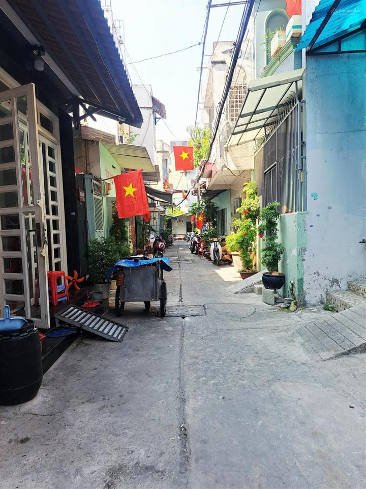 Nhà 3 tầng tân phú chỉ 3,75 tỷ, hẻm hoà bình gần ngã tư kênh tân hoá hoà bình, cách đầm sen 200m