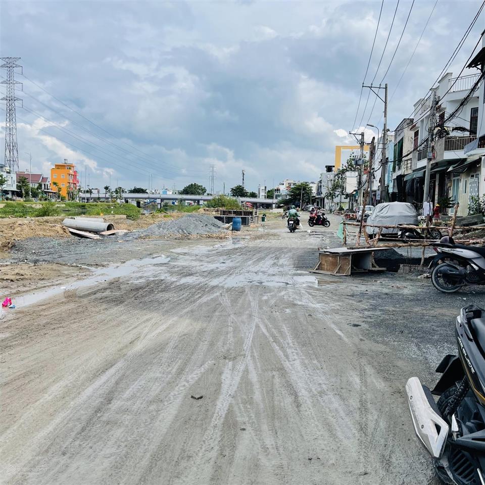 Nhà tân tạo a sát đường bờ sông, view thông thoáng cực đẹp  2 tầng 34m2  giá 2 tỷ 350