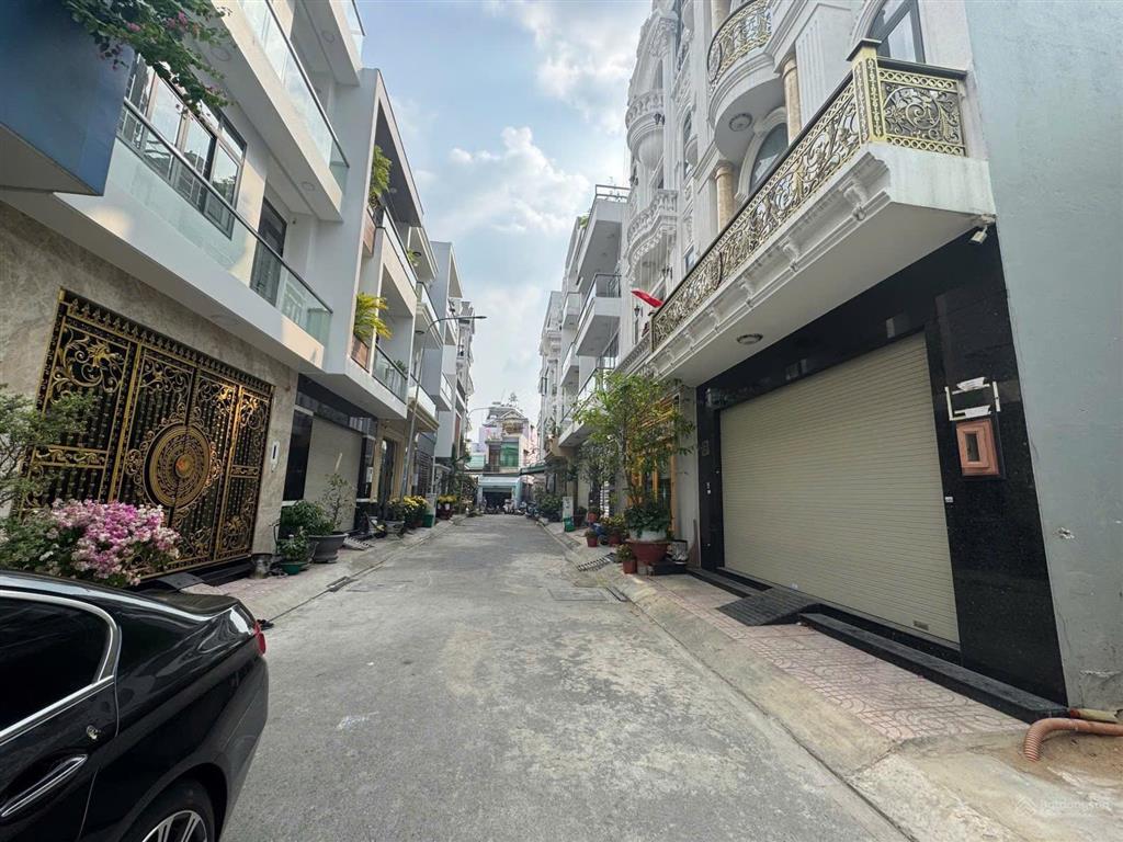 Hiếm tại tân tạo, trong khu dân cư đồng bộ nhà cao tầng đất 50m ngang gần 6m  sổ hồng riêng