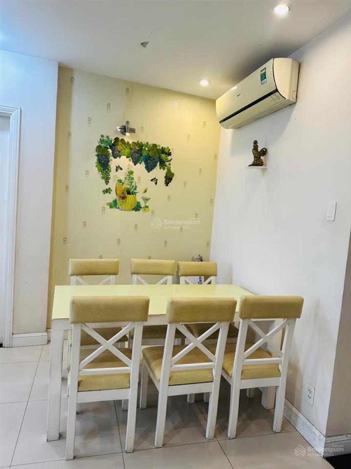Bán căn hộ him lam riverside 2pn/95 m2 có ba con phòng khách