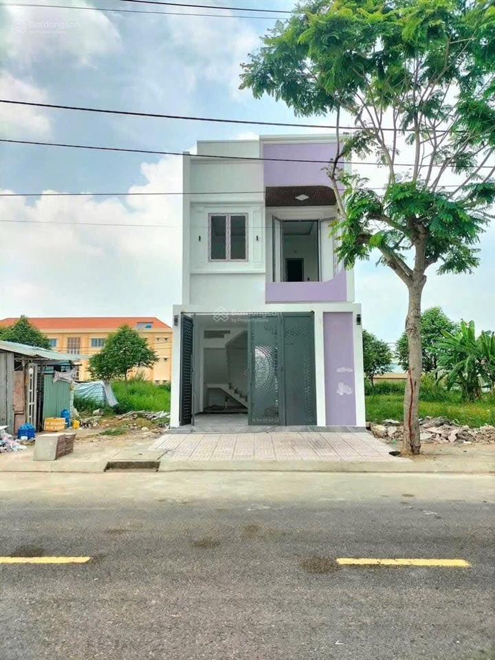 Bán nhà mới sg village long hậu 2 tầng 5*16m, giá 4,5 tỷ, đường 17m, shr, kế t&t millenia, kcn 