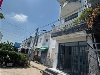 Chỉ 2,1 tỷ mua được nhà 3 tầng 4*12m, hẻm xe hơi, đường 826c long hậu,shr, gần t&t millenia, sg v