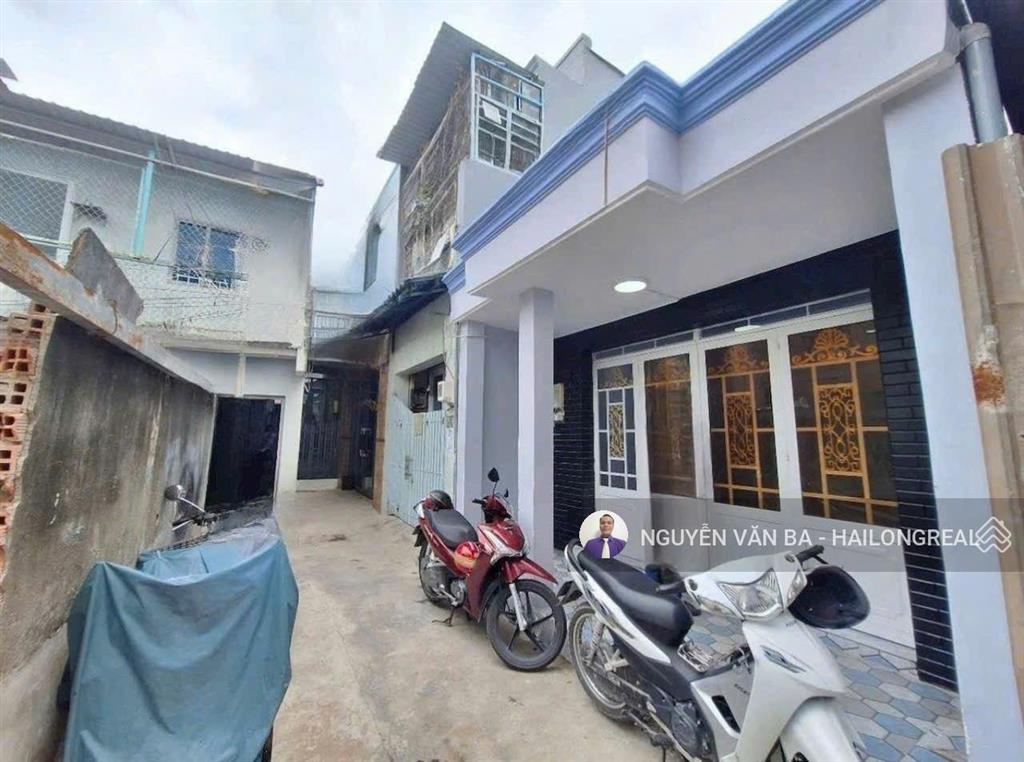 Bán nhà rẻ lê văn lương phước kiển 4*12,5m, giá 2,65 tỷ, sổ hồng riêng, sát q7, gần cầu rạch đĩa