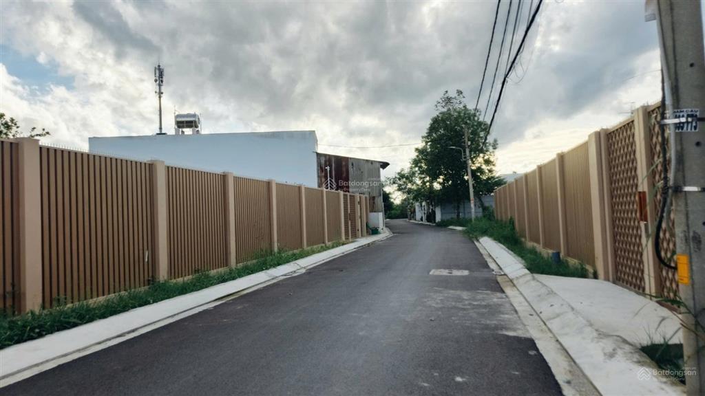 Bán đất biệt thự lê văn lương 18,6*15m, 6,5 tỷ, hẻm xe hơi 7m, gần làng đại học nhơn đức, shr