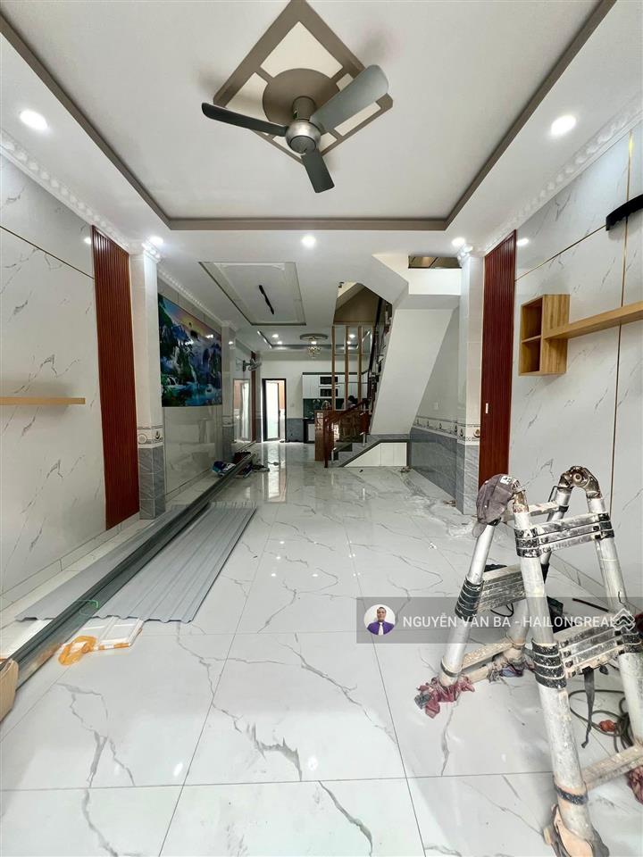 Bán nhà kdc hoàng hoa long hậu 4tầng 4,3*14m, giá 4,15tỷ, đường 10m, kế sg village