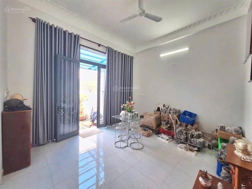 Bán nhà 3 tầng 5*26m, chỉ 6 tỷ, hẻm xe hơi 6m lê văn lương, shr, gần làng đại học nhơn đức