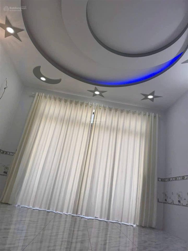 Bán nhà đẹp 4 tầng long hậu 4,3*15m, giá 3,86 tỷ, đường xe tải 10m, sát sg village, t&t millennia