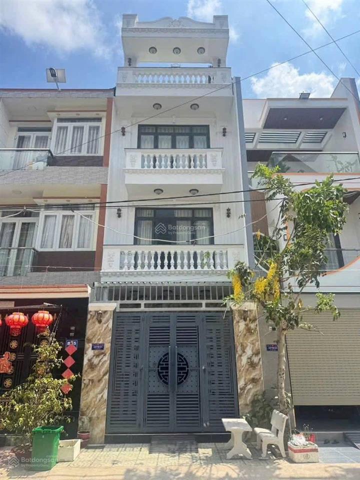 Bán nhà đẹp 4 tầng long hậu 4,3*15m, giá 3,86 tỷ, đường xe tải 10m, sát sg village, t&t millennia