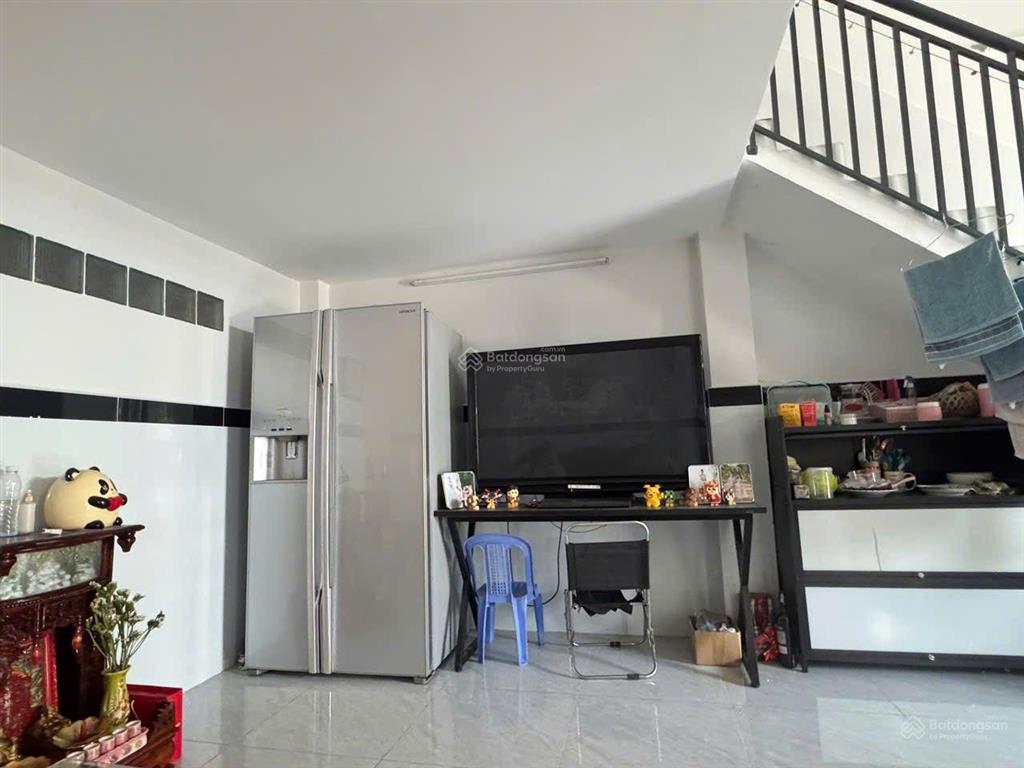 Bán nhà 2 tầng 8*14,5m, giá 6,6 tỷ, hẻm xe hơi lê văn lương phước kiển, shr, gần làng đại học