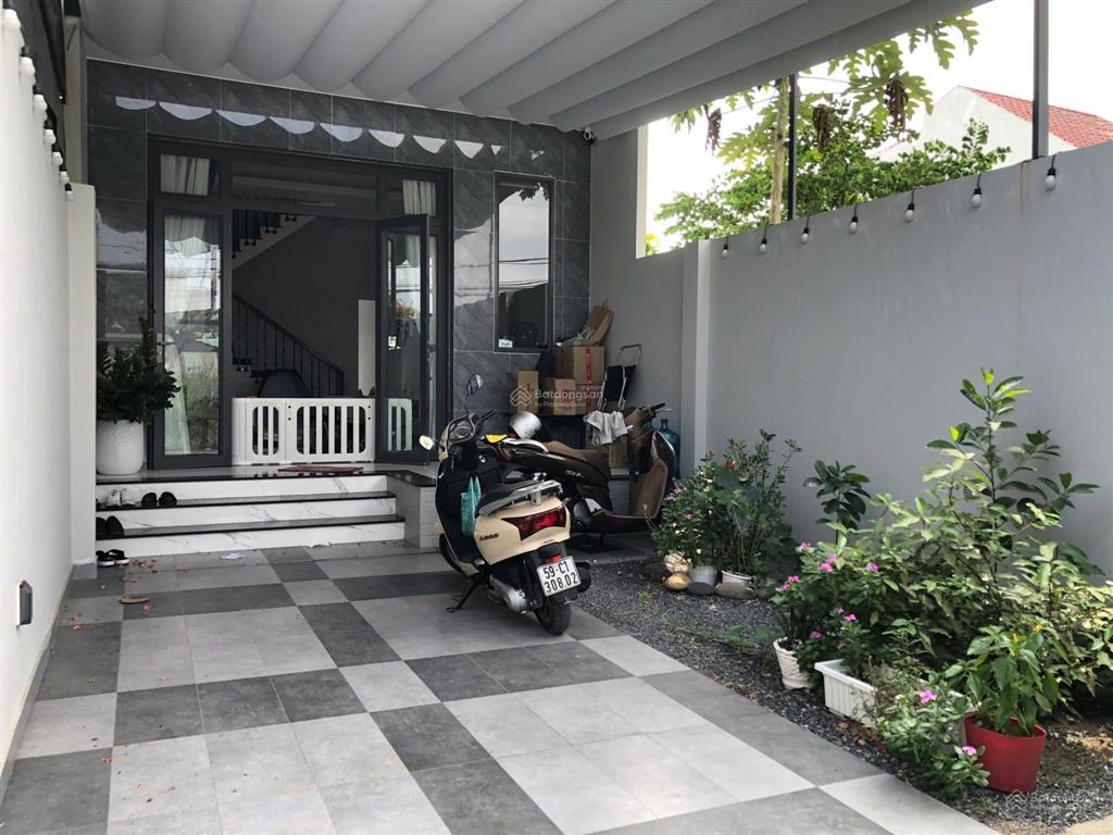 Bán nhà đẹp, rẻ 2 tầng 5*27m, chỉ 6,2 tỷ, đường 12m, lê văn lương, shr, hoàn công, kế làng đại học
