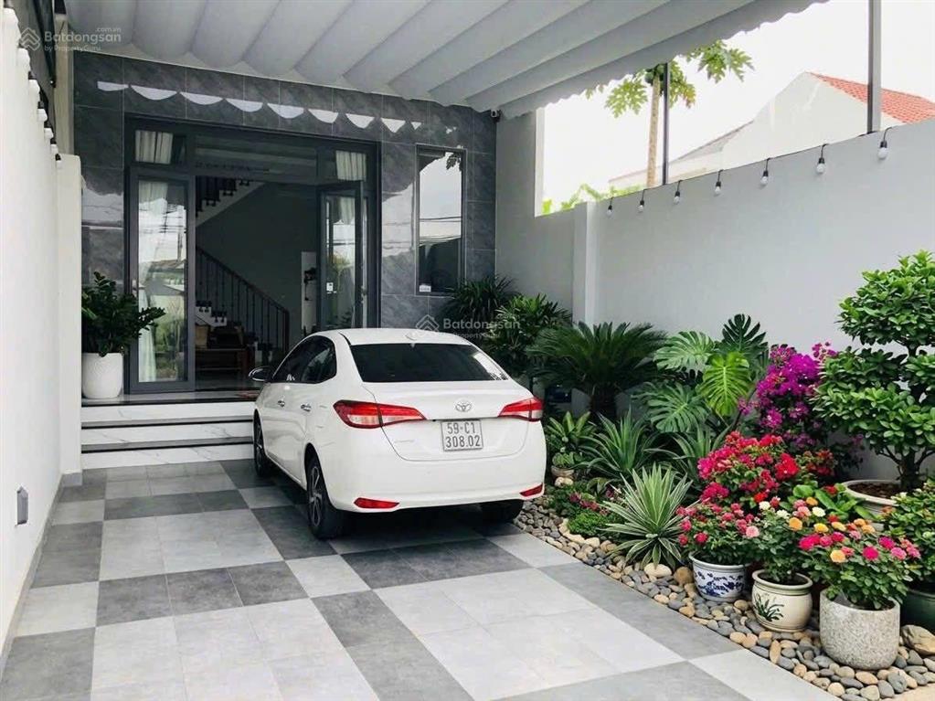 Bán nhà đẹp, rẻ 2 tầng 5*27m, chỉ 6,2 tỷ, đường 12m, lê văn lương, shr, hoàn công, kế làng đại học