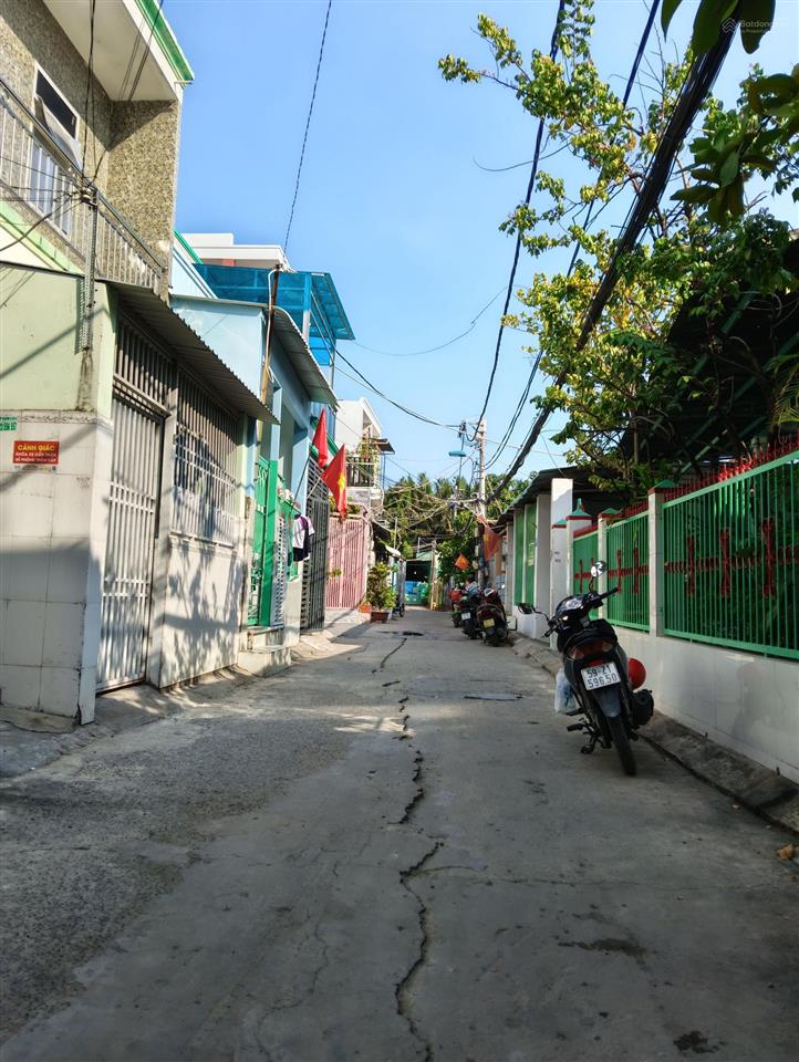 Bán nhà 2 tầng giá tốt 81m2(5,5*15m), giá 3,7 tỷ, hẻm xe hơi lê văn lương, shr, gần trường học