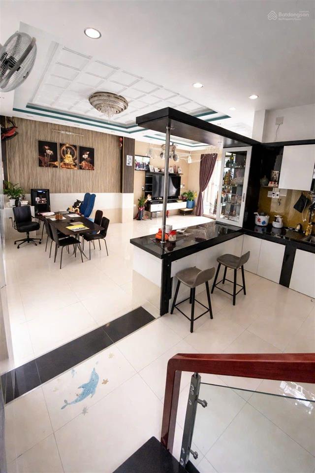 Nhà siêu đẹp 3 tầng 8,1*11,4m, chỉ 5,8 tỷ, đường xe tải 7m, nguyễn bình nhà bè, gần làng đại học