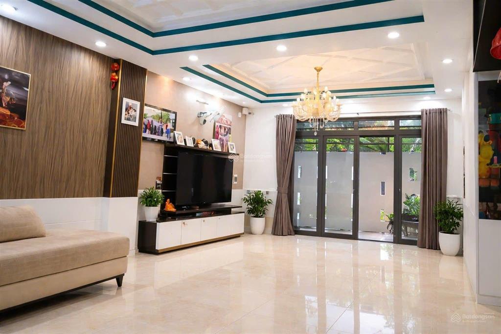 Nhà siêu đẹp 3 tầng 8,1*11,4m, chỉ 5,8 tỷ, đường xe tải 7m, nguyễn bình nhà bè, gần làng đại học