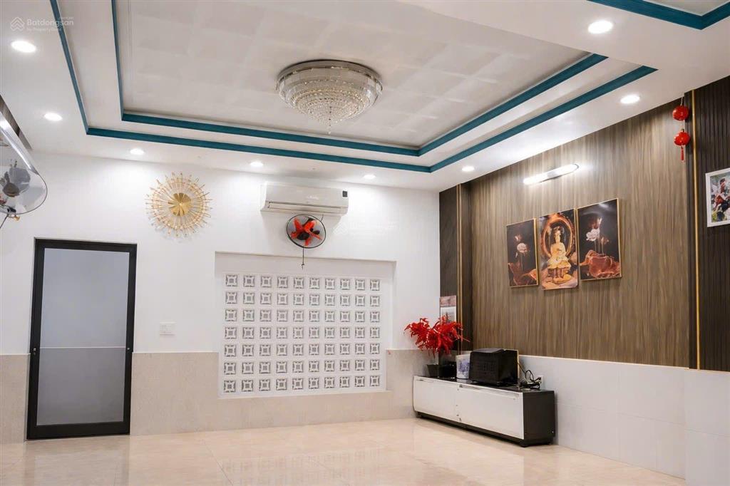 Nhà siêu đẹp 3 tầng 8,1*11,4m, chỉ 5,8 tỷ, đường xe tải 7m, nguyễn bình nhà bè, gần làng đại học