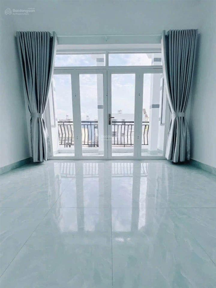 Bán nhà đẹp 3 tầng 4*17m, chỉ 5,6 tỷ, hẻm 6m, lê văn lương, phước kiển, gần làng đại học, shr