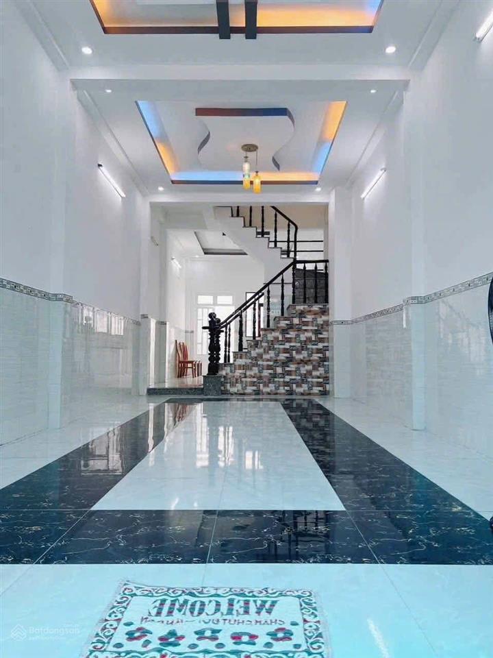 Bán nhà đẹp 3 tầng 4*17m, chỉ 5,6 tỷ, hẻm 6m, lê văn lương, phước kiển, gần làng đại học, shr