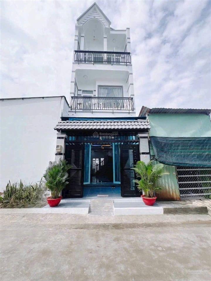 Bán nhà đẹp 3 tầng 4*17m, chỉ 5,6 tỷ, hẻm 6m, lê văn lương, phước kiển, gần làng đại học, shr