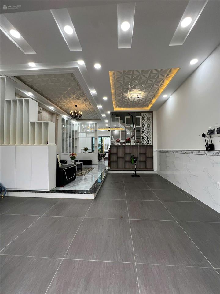 Bán nhà đẹp 4 tầng siêu rẻ 5,85*13,7m, chỉ 6,8 tỷ, hẻm xe hơi 6m huỳnh tấn phát, kế trường lê v hưu