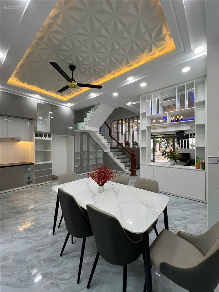 Bán nhà đẹp 4 tầng siêu rẻ 5,85*13,7m, chỉ 6,8 tỷ, hẻm xe hơi 6m huỳnh tấn phát, kế trường lê v hưu