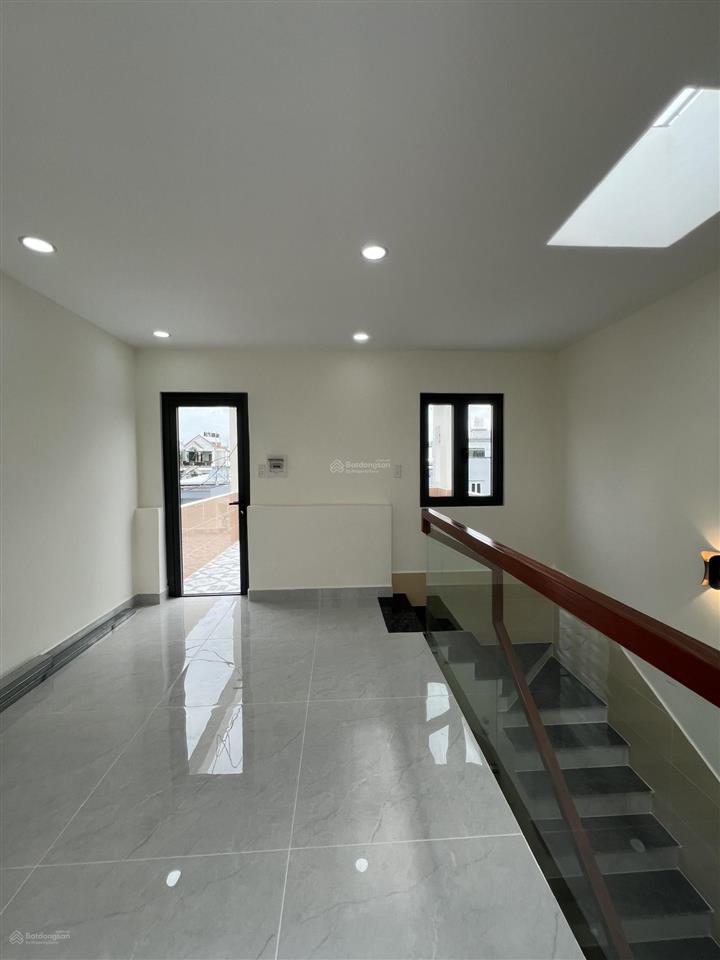Bán nhà mới 4 tầng giá hời 4,3*13,8m, giá 4,15 tỷ, đường 10m, kdc hoàng hoa, giáp lê văn lương, shr