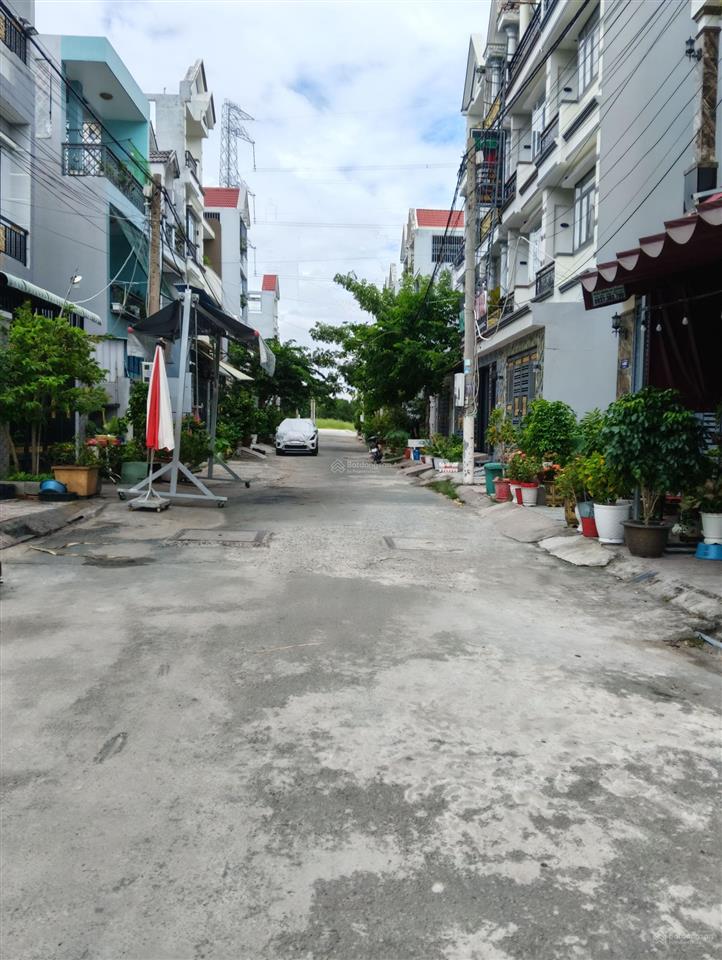 Bán nhà mới 4 tầng giá hời 4,3*13,8m, giá 4,15 tỷ, đường 10m, kdc hoàng hoa, giáp lê văn lương, shr