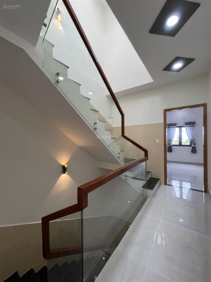 Bán nhà mới 4 tầng giá hời 4,3*13,8m, giá 4,15 tỷ, đường 10m, kdc hoàng hoa, giáp lê văn lương, shr